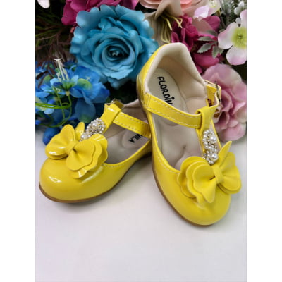Sapatinho Amarelo Verniz de Lacinho C/ Pérolas e Strass Luxo