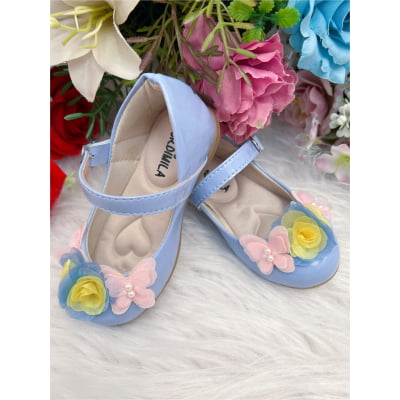 Sapatinho Azul Bebê Verniz C/ Aplique de Borboleta Flor Luxo