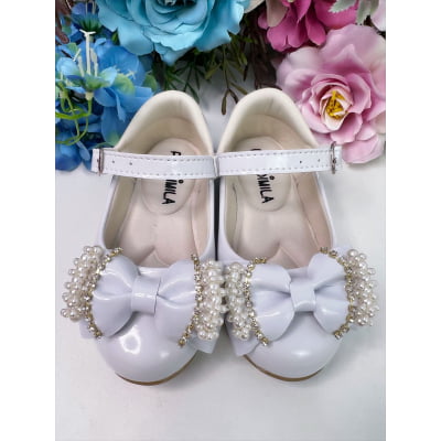 Sapatinho Branco de Lacinho Com Pérolas e Strass Luxo
