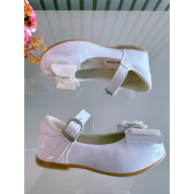 Sapatinho Branco Verniz Aplique de Lacinho e Strass Glitter