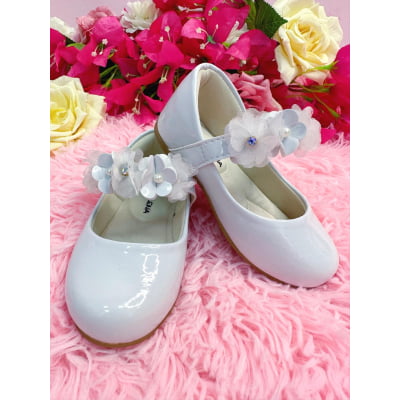 Sapatinho Branco Verniz Com Aplique de Flores Luxo