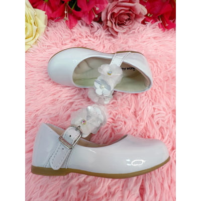 Sapatinho Branco Verniz Com Aplique de Flores Luxo