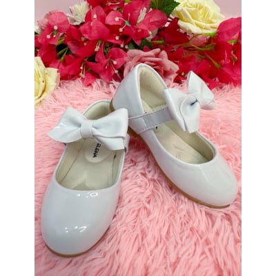 Sapatinho Branco Verniz Com Aplique de Lacinho Luxo