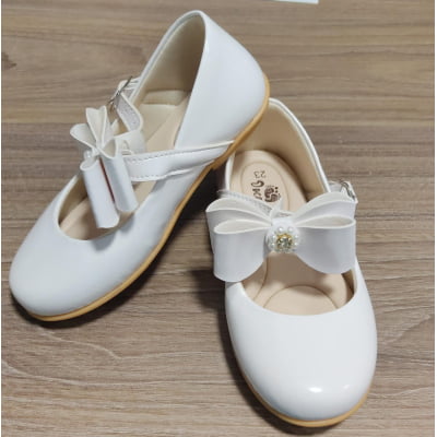 Sapatinho Infantil Branco Verniz com Lacinho e Strass Luxo