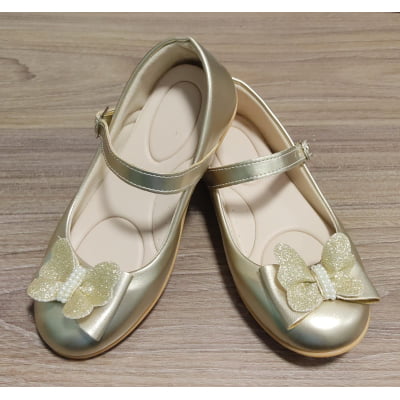 Sapatinho Infantil Dourado Fosco C/ Aplique Borboleta Luxo