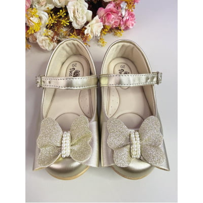 Sapatinho Infantil Dourado Fosco C/ Aplique Borboleta Luxo