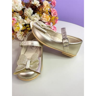 Sapatinho Infantil Dourado Fosco C/ Aplique Borboleta Luxo
