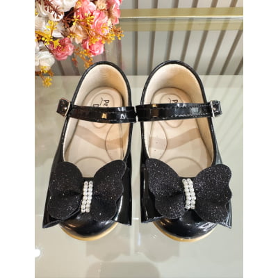 Sapatinho Infantil Preto Verniz C/ Aplique Borboleta Luxo