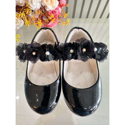 Sapatinho Infantil Preto Verniz Com Aplique de Flores Luxo