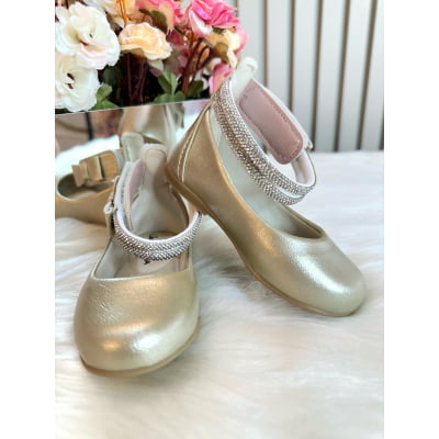 Sapatinho Ouro Fosco Tiras Com Strass e Aplique de Lacinho