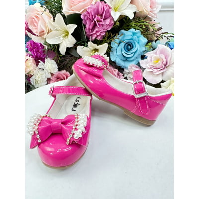 Sapatinho Pink Verniz de Lacinho Com Pérolas e Strass