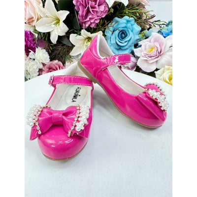 Sapatinho Pink Verniz de Lacinho Com Pérolas e Strass