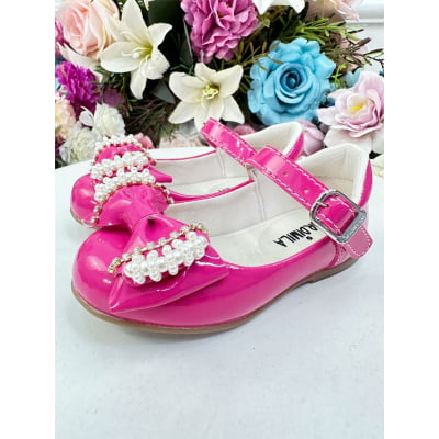Sapatinho Pink Verniz de Lacinho Com Pérolas e Strass