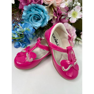Sapatinho Pink Verniz de Lacinho Com Strass e Pérolas