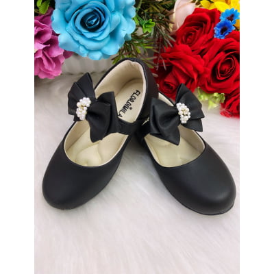Sapatinho Preto Fosco Laço Pérolas e Strass