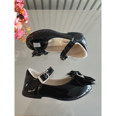 Sapatinho Preto Verniz C/ Aplique de Lacinho e Strass