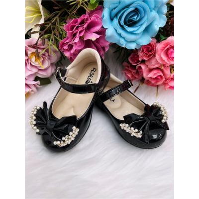 Sapatinho Preto Verniz Com Lacinho Pérolas Strass