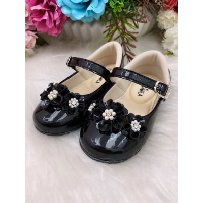 Sapatinho Preto Verniz Flor Pérolas e Strass