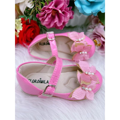Sapatinho Rosa Chiclete Verniz Aplique Borboleta e Glitter