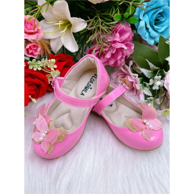 Sapatinho Rosa Chiclete Verniz Aplique Borboleta e Glitter