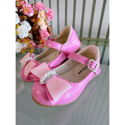 Sapatinho Rosa Chiclete Verniz Aplique de Lacinho Glitter