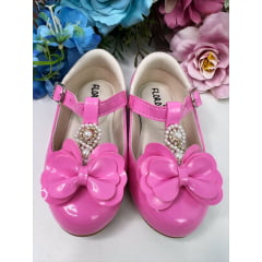 Sapatinho Rosa Chiclete Verniz de Lacinho C/ Pérolas Strass