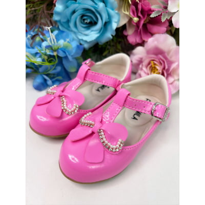 Sapatinho Rosa Chiclete Verniz de Lacinho C/ Strass Pérolas