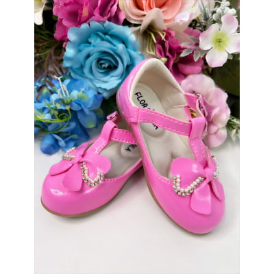 Sapatinho Rosa Chiclete Verniz de Lacinho C/ Strass Pérolas