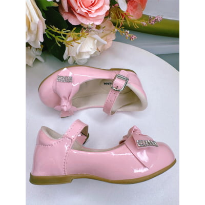 Sapatinho Rosa Verniz Com Aplique Lacinho e Strass