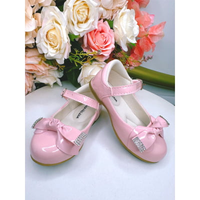 Sapatinho Rosa Verniz Com Aplique Lacinho e Strass