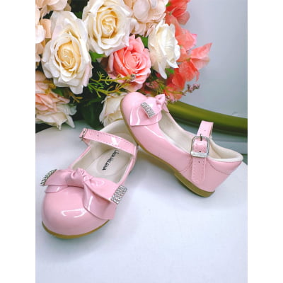 Sapatinho Rosa Verniz Com Aplique Lacinho e Strass