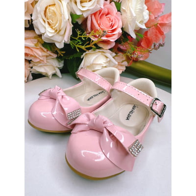 Sapatinho Rosa Verniz Com Aplique Lacinho e Strass