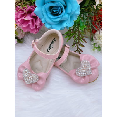 Sapatinho Rosa Verniz com Pérolas e Strass