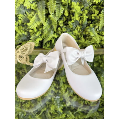 Sapatinho Branco Com Aplique de Laço Luxo