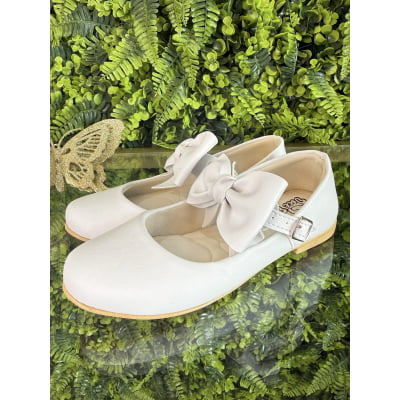 Sapatinho Branco Com Aplique de Laço Luxo