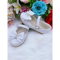 Sapatinho Branco Fosco Luxo Strass e Laço