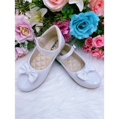Sapatinho Branco Verniz Luxo Com Laço Glitter