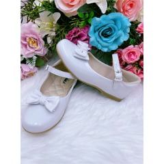 Sapatinho Branco Verniz Luxo Com Laço Glitter