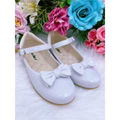 Sapatinho Branco Verniz Luxo Com Laço Glitter