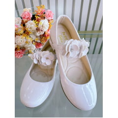 Sapatinho C/ Salto Branco Verniz Aplique de Florzinhas e Strass