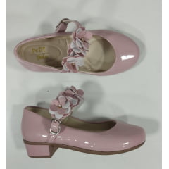 Sapatinho C/ Salto Nude Verniz Aplique de Florzinhas e Strass