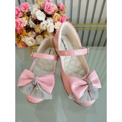 Sapatinho Infantil Rosa Verniz Aplique de Lacinho Com Strass