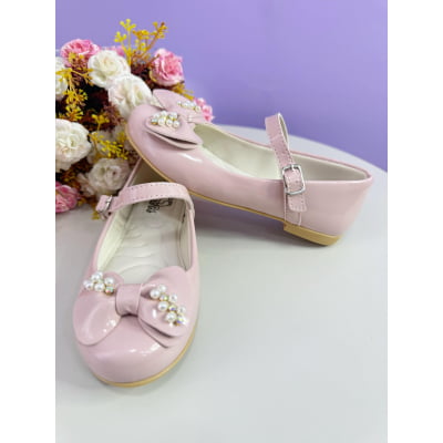 Sapatinho Nude Verniz C/ Aplique de Laço e Pérolas Luxo