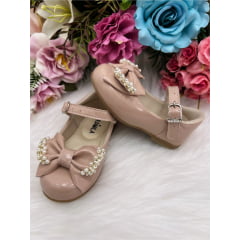 Sapatinho Nude Verniz Com Lacinho Pérolas Strass