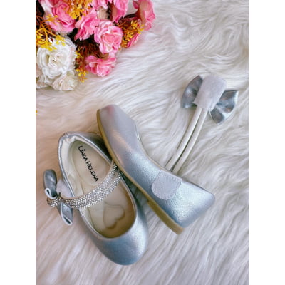 Sapatinho Prata Fosco Aplique de Lacinho e Tiras C/ Strass