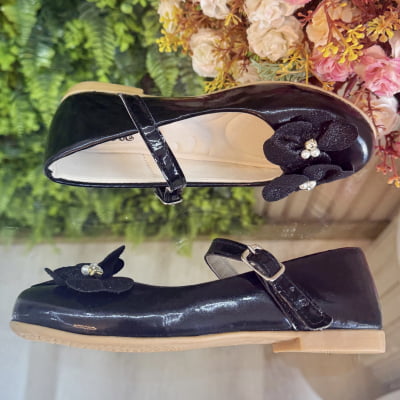 Sapatinho Preto Verniz C/ Aplique de Flores Glitter Luxo