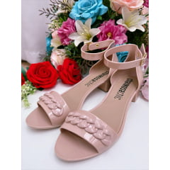 Sandália Salto Baixo Corrente Adulto Blush Luxo