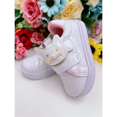 Tênis Branco Verniz Rosa C/ Aplique Gatinha e Velcro Meninas