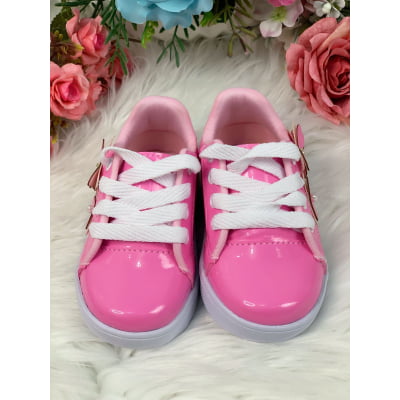 Tênis de Cadarço Rosa Chiclete C/ Aplique Borboletas Meninas