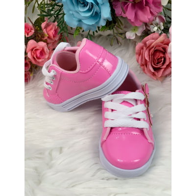 Tênis de Cadarço Rosa Chiclete C/ Aplique Borboletas Meninas